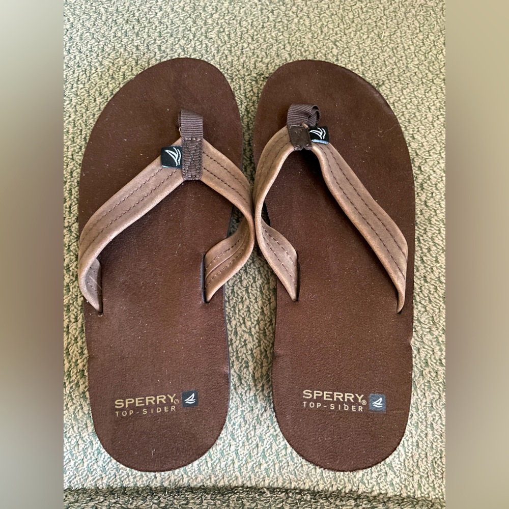 Speedy boy’s flip flops size 2M